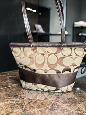 Coach Signature Canvas Tote - EUC